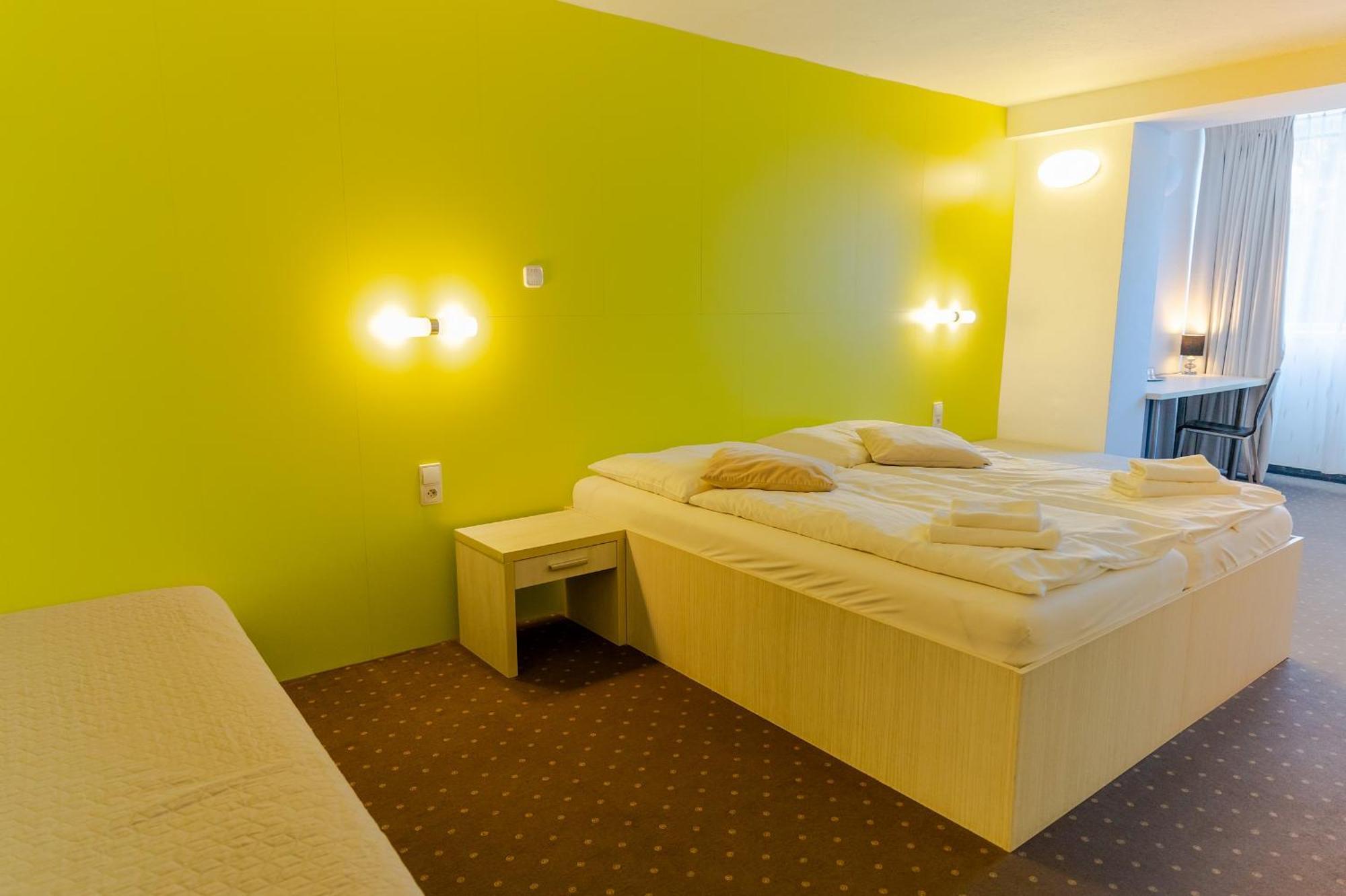 דמנובסקה דולינה Hotel Ostredok מראה חיצוני תמונה