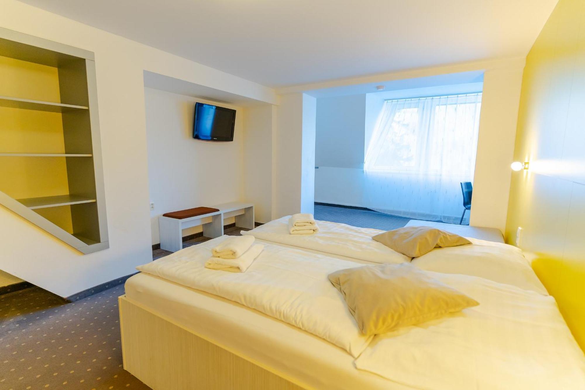 דמנובסקה דולינה Hotel Ostredok מראה חיצוני תמונה